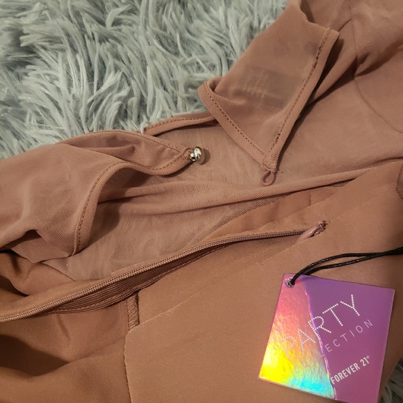 FOREVER 21 | [NwT]Long Sleeve Mesh Peplum Top! - Picture 3 of 7